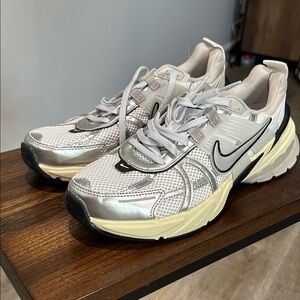 Nike Women's Metallic Silver and Cream Sneakers